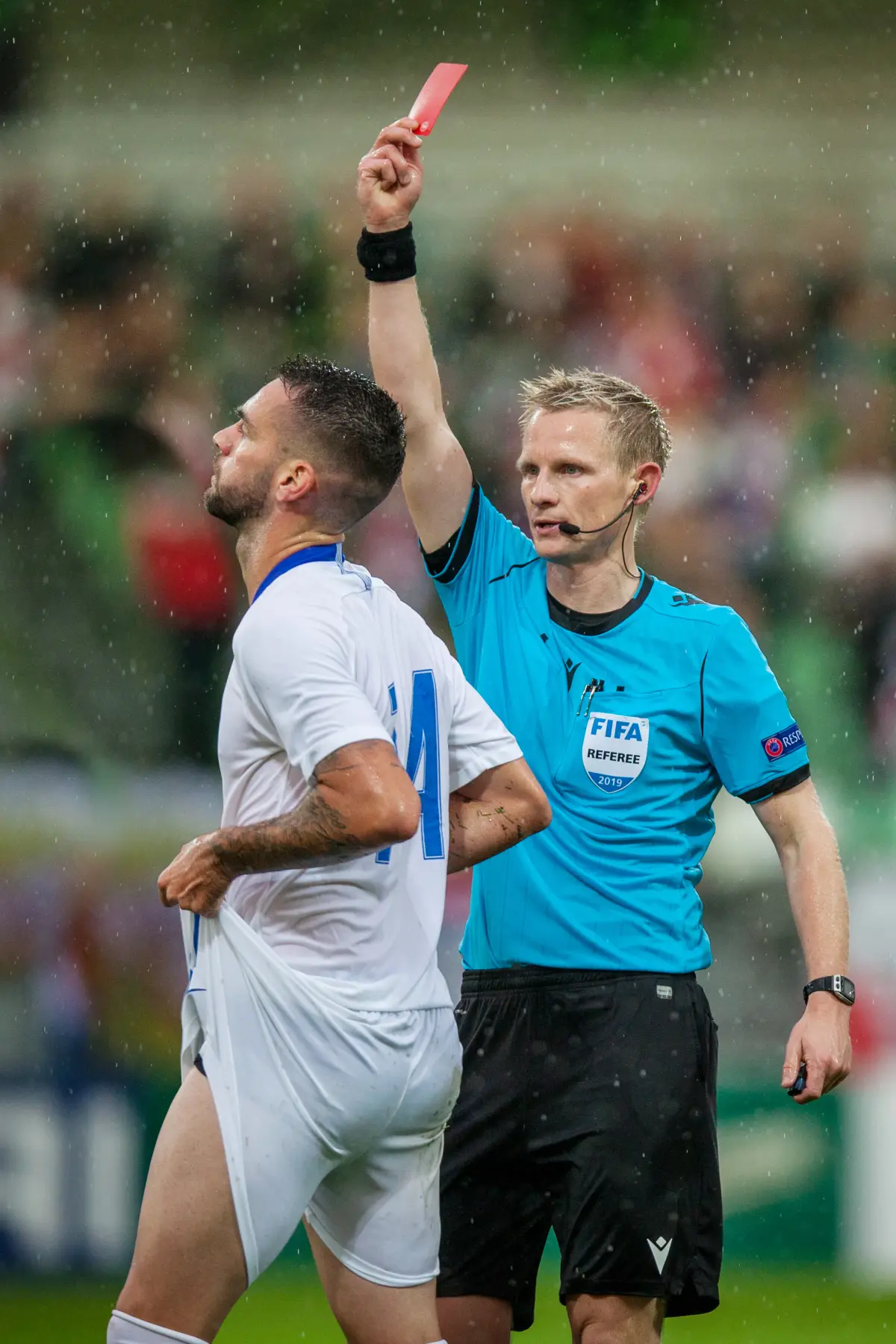 64 seconds and a red card for covering his mouth: ten-man Paraguay stun Turkiye