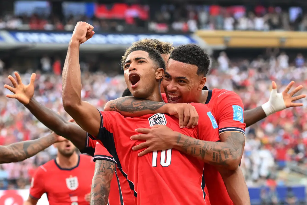 Bellingham stars as England stumble past Panama to reach last 16